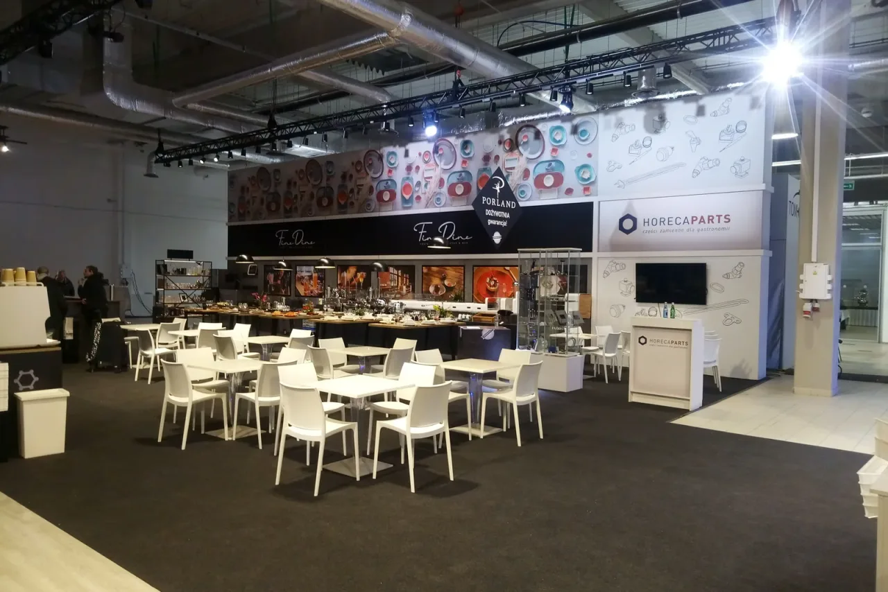 Large-format hospitality stand — Warsaw