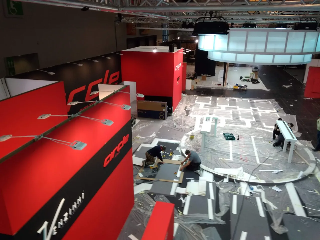 CIRCLE Fitness — a 60 m² stand built around live product demonstration. — 2